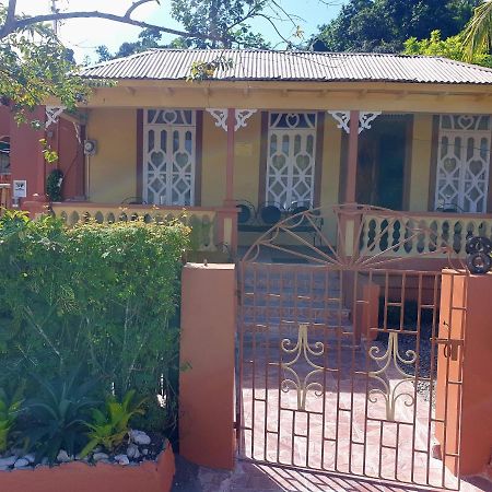 Mesmerize Guest House Port Antonio Dış mekan fotoğraf
