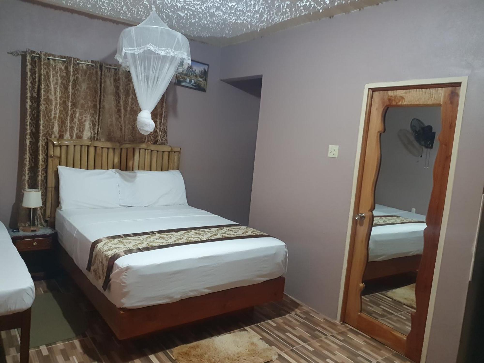 Mesmerize Guest House Port Antonio Oda fotoğraf